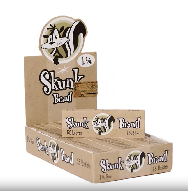 Skunk Brand Rolling Papers Classic 1 1/4 Size (50 Leaves)